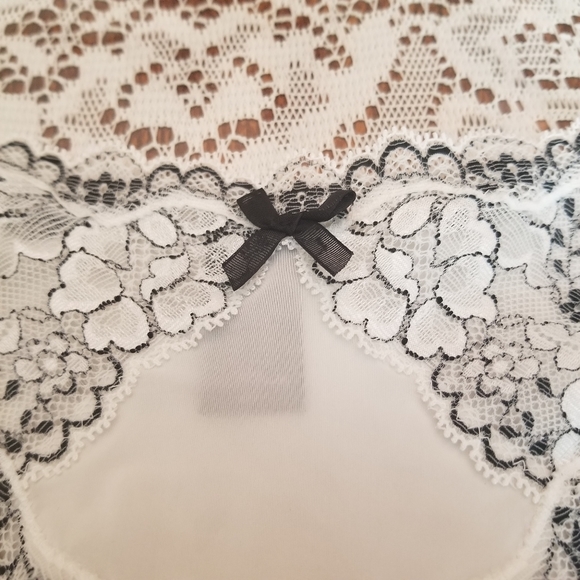 Donated*Victoria'sSecret lingerie white lace pantie - Picture 3 of 6